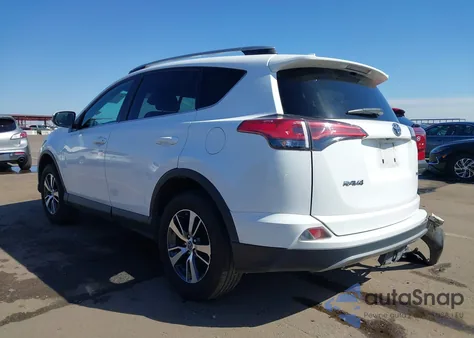 2018 Toyota Rav4 Xle z USA, uszkodzony, nr VIN 2T3WFREV8JW484448